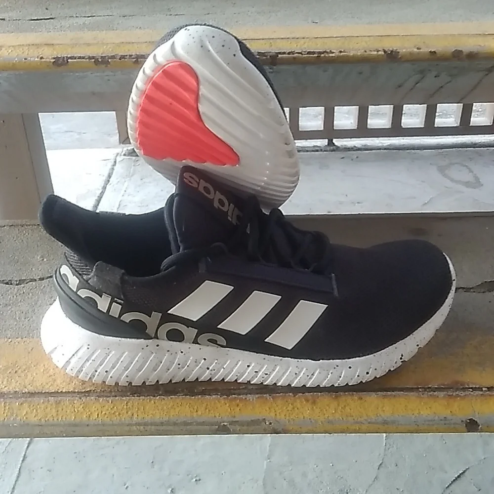 ADIDAS RUNNING SHOES - Picture 2 of 4